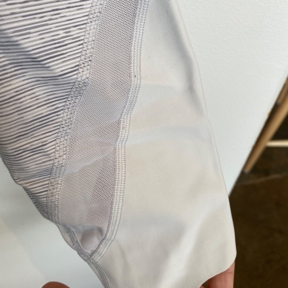 Lululemon Wunder Under Crop II Scallop 23" Size 4 - Picture 7 of 11